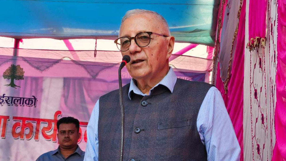 सरकारले दुईतिहाईको दम्ब देखाउन हुँदैन : डा.  कोईराला