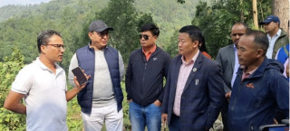 समयमा निर्माण नहुने भएपछि आयोजना स्थलमै पुगे मन्त्री राई