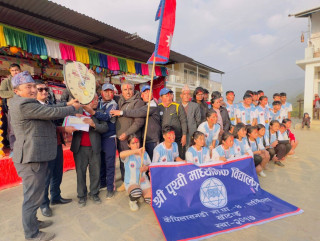 पृथ्वी मावि बाक्सिलाले आफ्नै बनायो राष्ट्रपति रनिङ शिल्ड