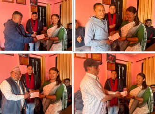 हलेसीका  अग्नी पीडित चार घरपरिवारलाई २२ लाख राहत वितरण