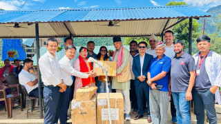 हलेसी तथा रावावेशीमा स्वास्थ्य सामाग्री र औषधि प्रदान