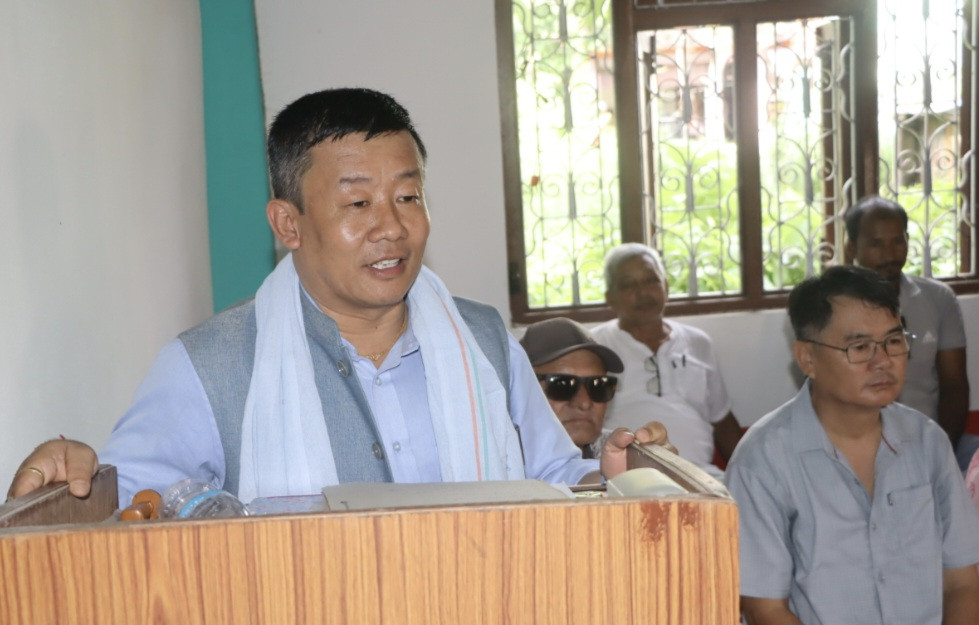 विकासमा पछि परेको भूगोललाई माथि उठाउने कोशिस गरिरहेको छु  : मन्त्री राई