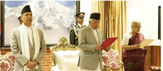 प्रधानमन्त्रीको मात्रै शपथ भयो, कोही पनि बनेनन् मन्त्री