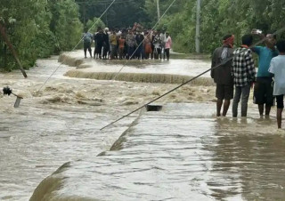 लखन्देहीको बाढीले बाँध भत्काउँदा चारसय बढी घर डुबानमा