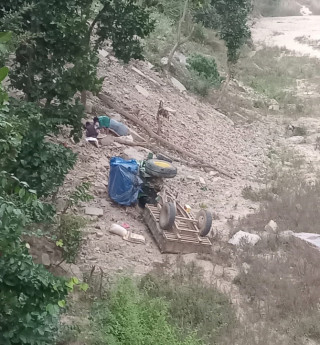 खोटाङमा ट्रयाक्टर दुर्घटना हुँदा दुईजना घाइते