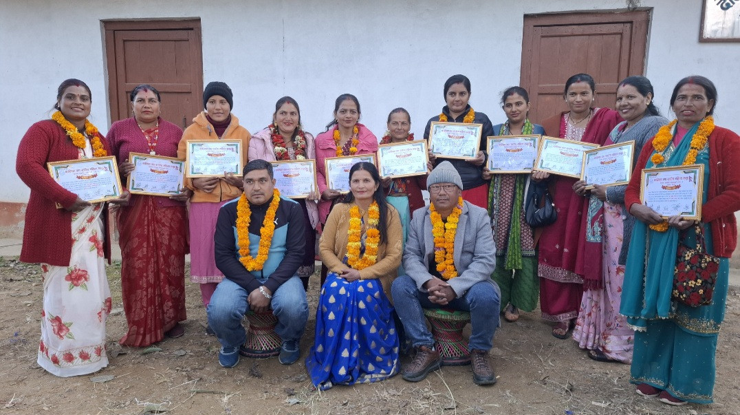 १० दिने मुढा बनाउने तालिम सम्पन्न : स्थानीय महिलामा स्वरोजगारमूलक सीप विकास