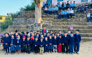 नेविसंघका केन्द्रीय सदस्य राउतद्वारा ४६ जना विद्यार्थीलाई सुइटर वितरण