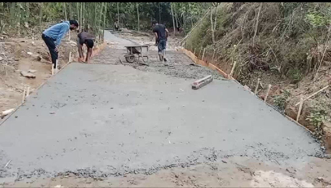विजयखर्कमा सडक ढलानको काम सुरु