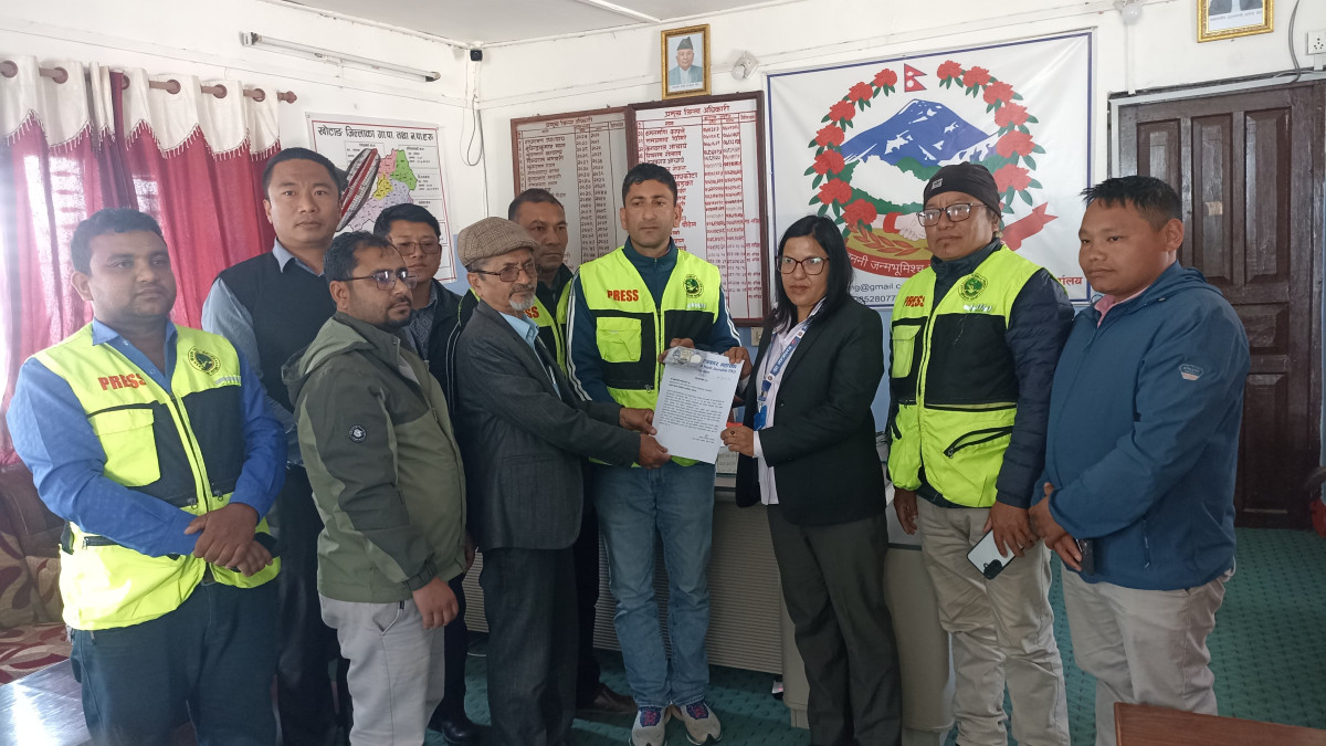 नेपाल पत्रकार महासंघ खोटाङले नेपाल सरकारलाई  पठायाे एक रुपैयाँ