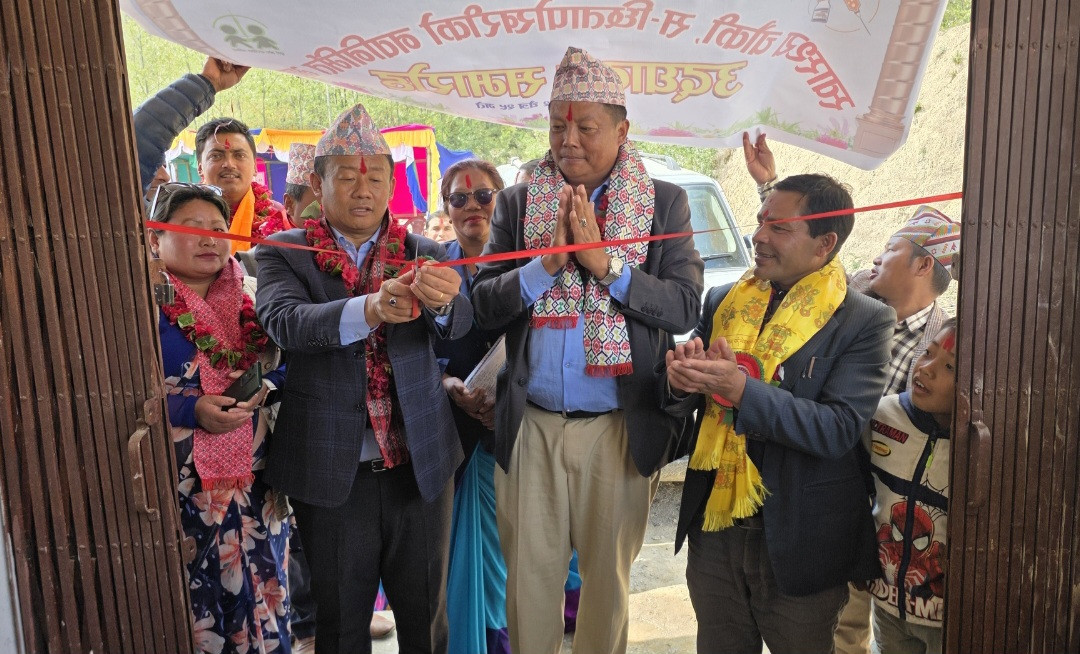 नवनिर्मित स्वास्थ्य चौकी भवनको उद्घाटन