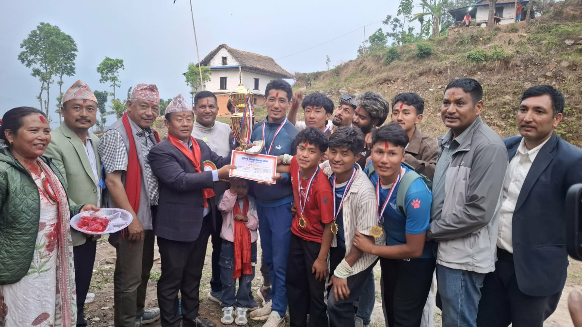 वडा स्तरीय भलिबल प्रतियोगिताको उपाधि डुम्रेधारापानीलाई