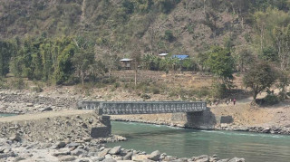 वंशिलाघाटमा जडान गरिएको अस्थायी बेलिब्रिज वैशाख मसान्तभित्र  हटाइने
