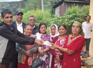 क्यान्सरपीडित रामबहादुर दाहाललाई  आर्थिक सहयोग