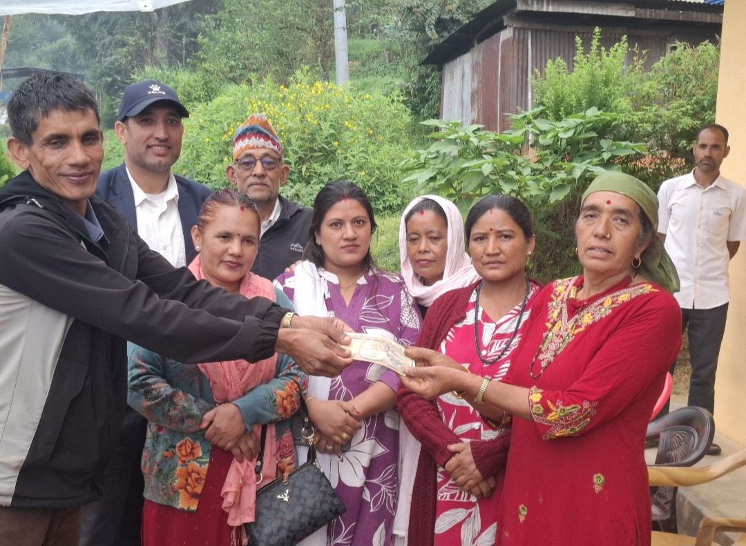 क्यान्सरपीडित रामबहादुर दाहाललाई  आर्थिक सहयोग